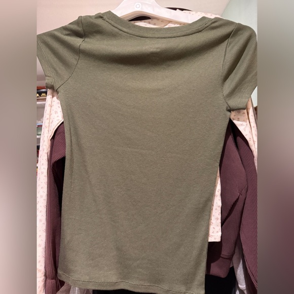 2 XS Tops - Picture 4 of 6